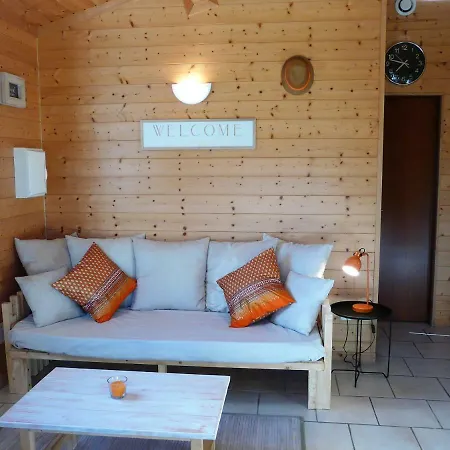 La Petite Maison Derriere Les Buis Bed and breakfast Gras