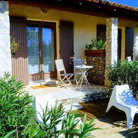 La Petite Maison Derriere Les Buis Gras